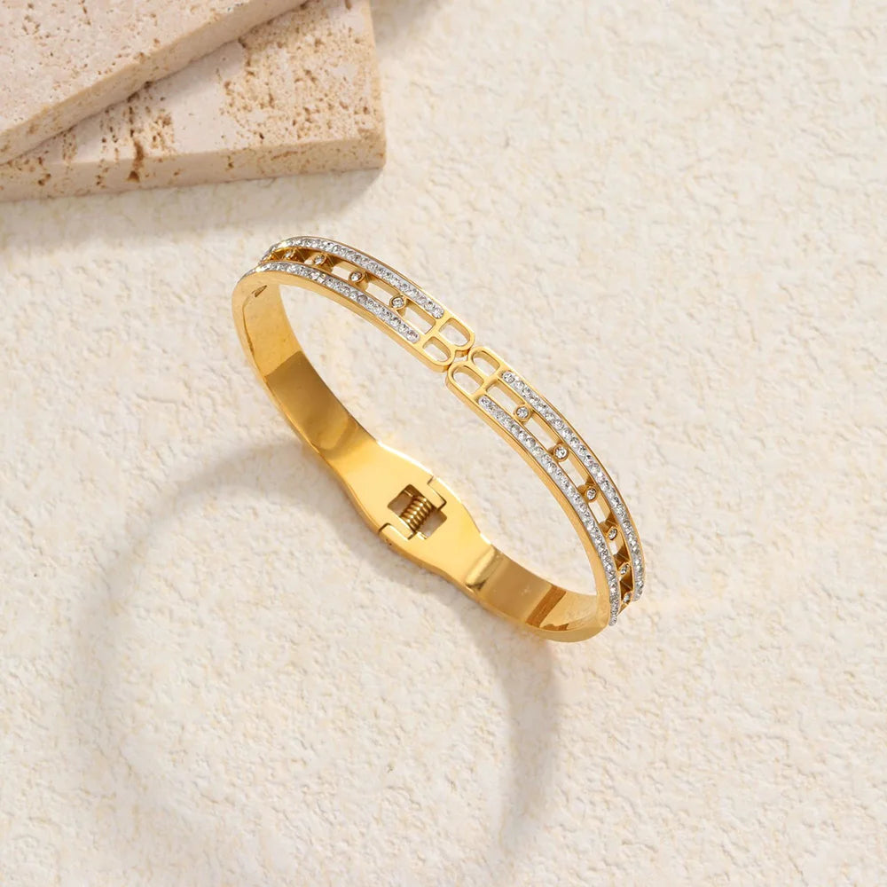 Charming women's bracelet: symmetrical chain - diamond decoration, fashionable wrist jewelry