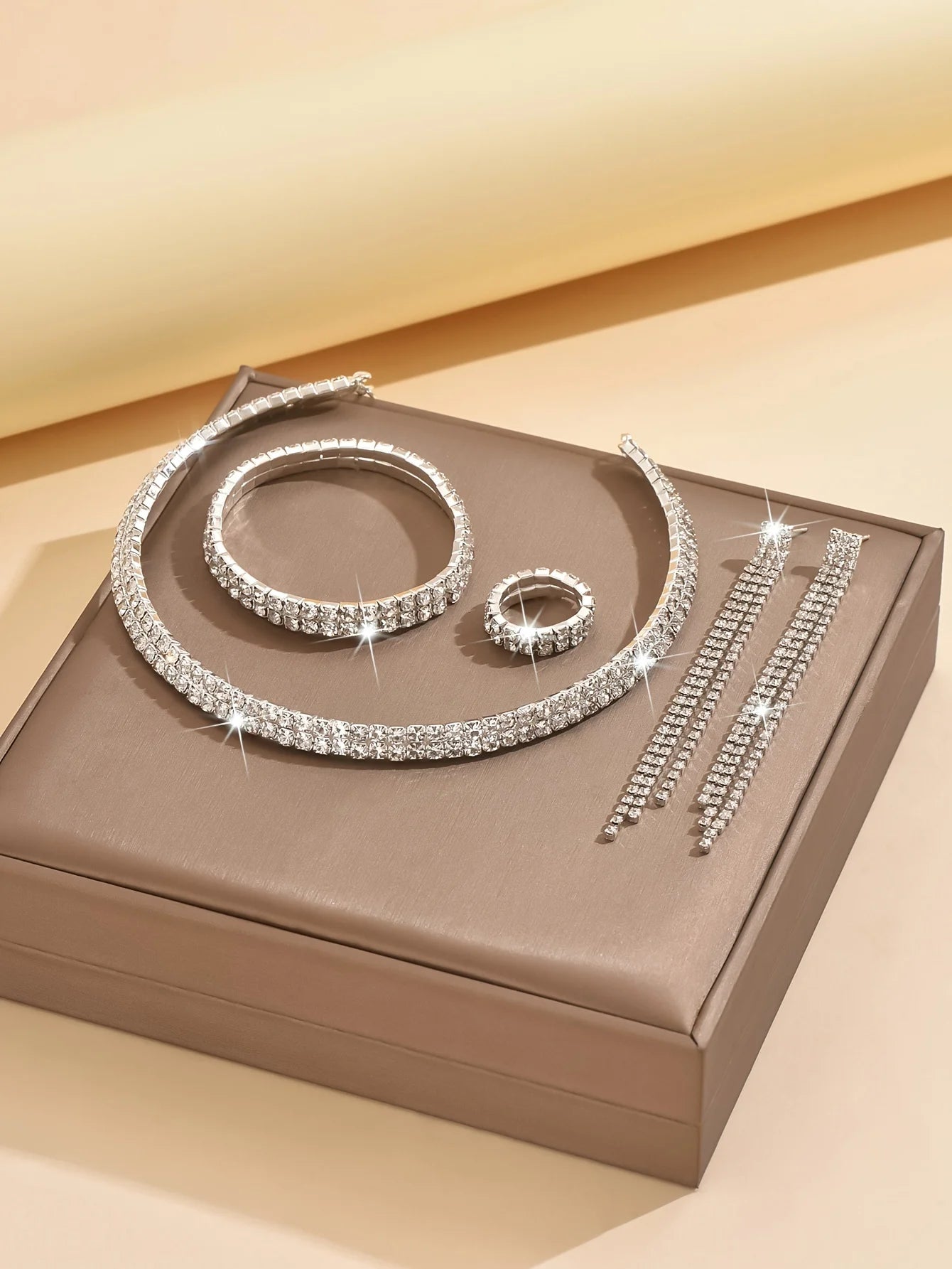 5pcs Luxurious Rhinestone Jewelry Set for Women,Choker, Earrings, Stretch Bracelet & Ring for Weddings, Banquets & Parties