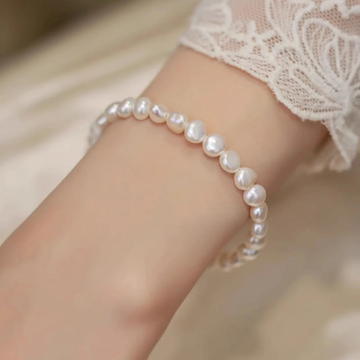 Beautiful Natural Pearl Bracelet for Women Fashion Bead High-End for Wedding Women Girlfriend Christmas Gifts