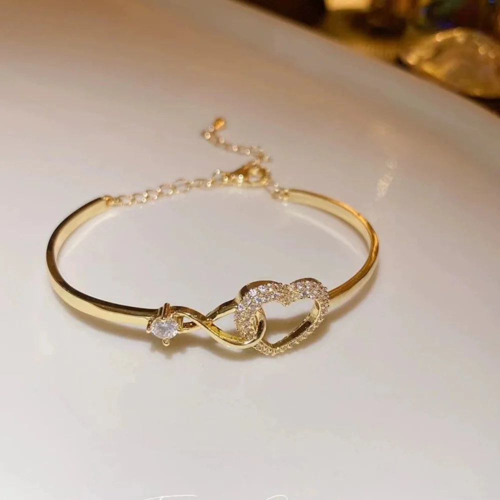 ‌Heart Bracelet with Extender Chain, Women Fashion Alloy Gold Plated Jewelry‌