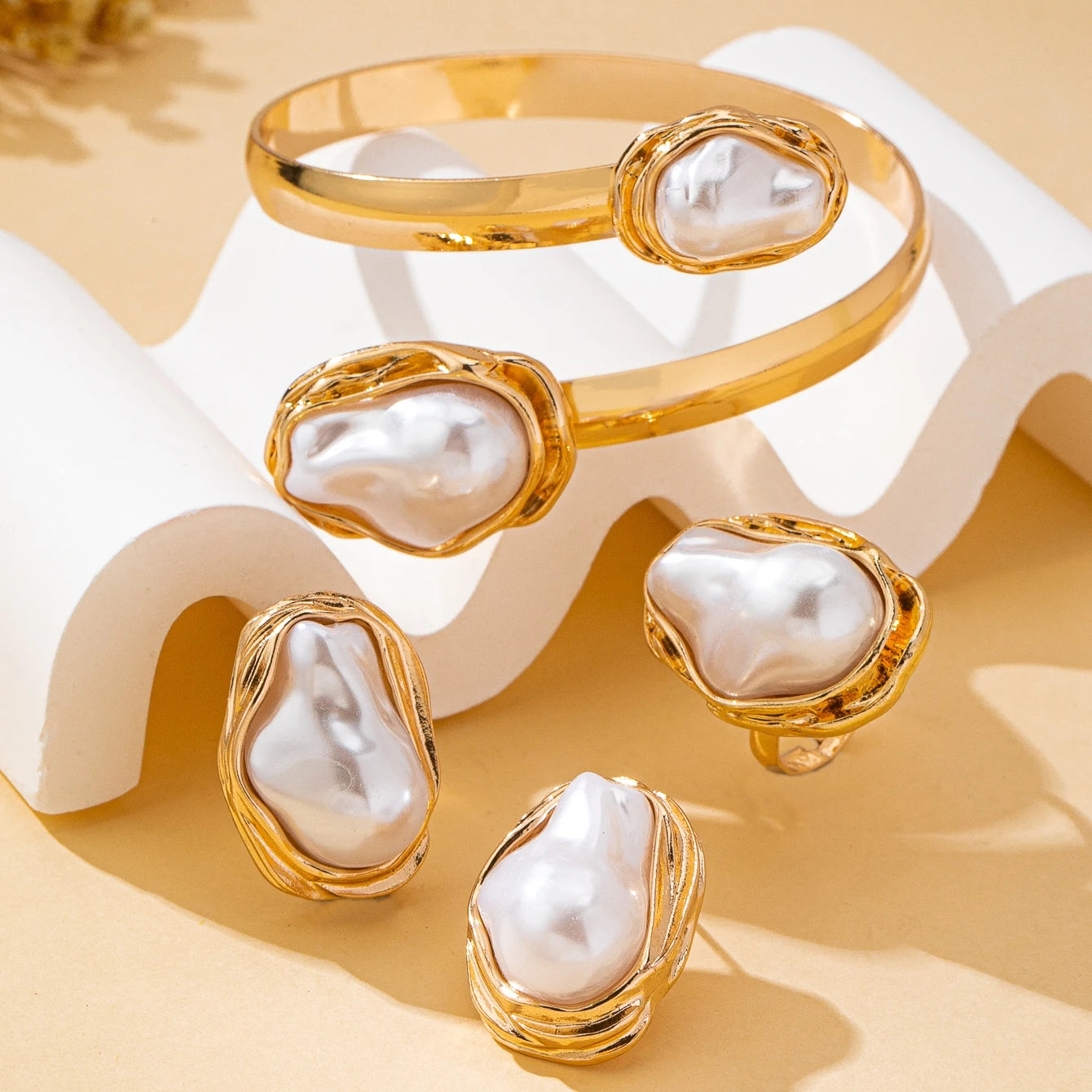 Women's Jewelry Set, Fashionable Baroque Style Bracelet, Ring, and Earring Set, Suitable for Daily Wear, Parties, and as a Gift