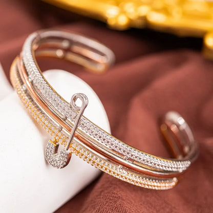 1 Piece Of Fashionable And Luxury Ladies' Bracelet, Elegant Design Highlights Unique Style, Versatile And Practical