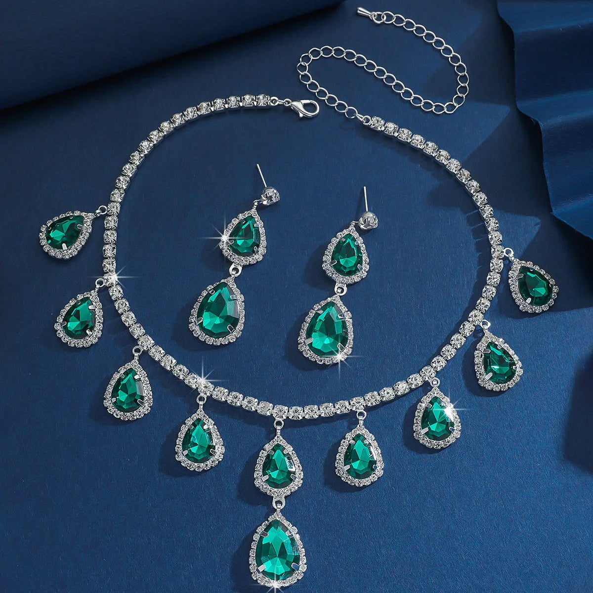 Women's Elegant Crystal Decorated Jewelry Set Trendy Pendant Necklace & Dangle Earrings Jewelry Set for Daily Clothing Decor