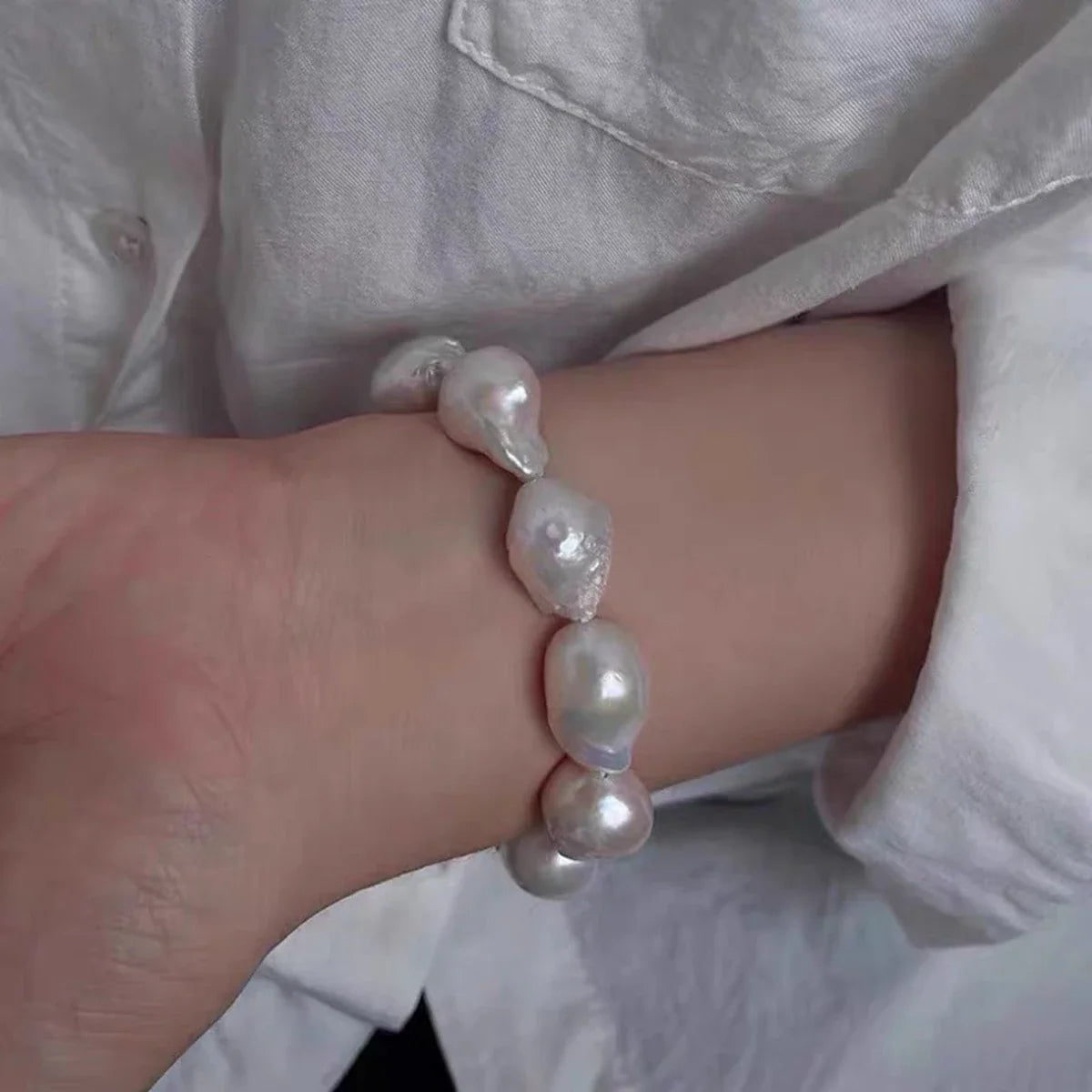 Natural Freshwater Irregular Colorful Bright White Baroque Pearl Bracelet with Elastic Rope That Can Be Adjusted in Size Freely