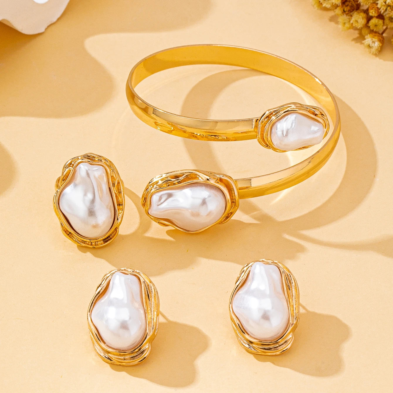 Women's Jewelry Set, Fashionable Baroque Style Bracelet, Ring, and Earring Set, Suitable for Daily Wear, Parties, and as a Gift