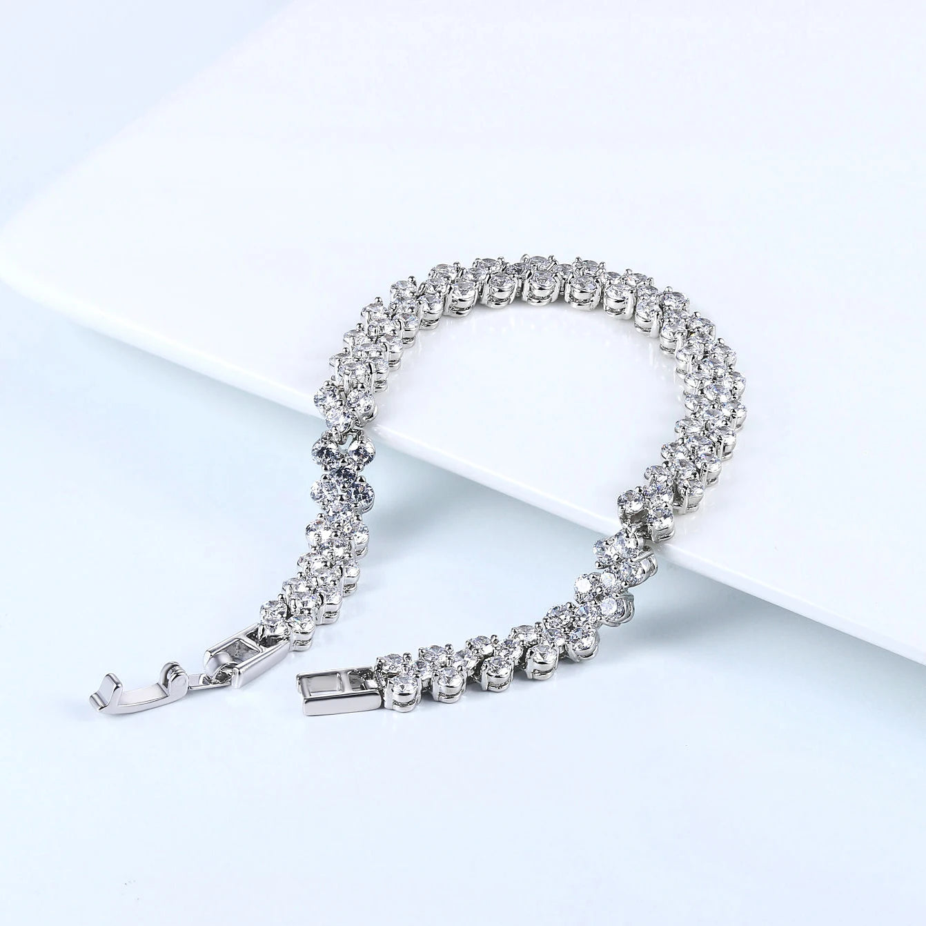 Wedding Tennis Bracelet For Women Dainty Dazzling Shiny Party Luxury Crystal Heart Shape Chain On Hand Fashion Jewelry Gifts