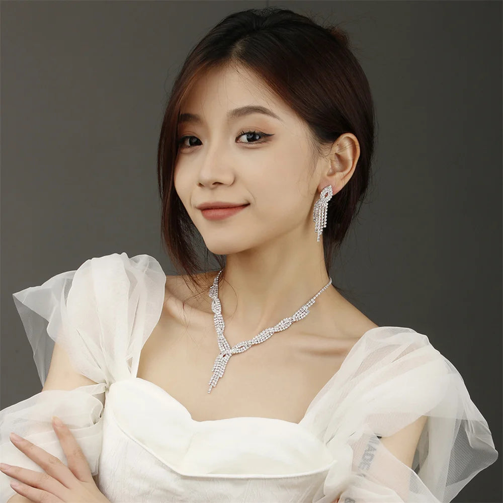 Elegant Women's Jewelry Set Rhinestone Tassel V-Necklace Earrings Zircon Bracelet Bridal Wedding Accessories Party Gift