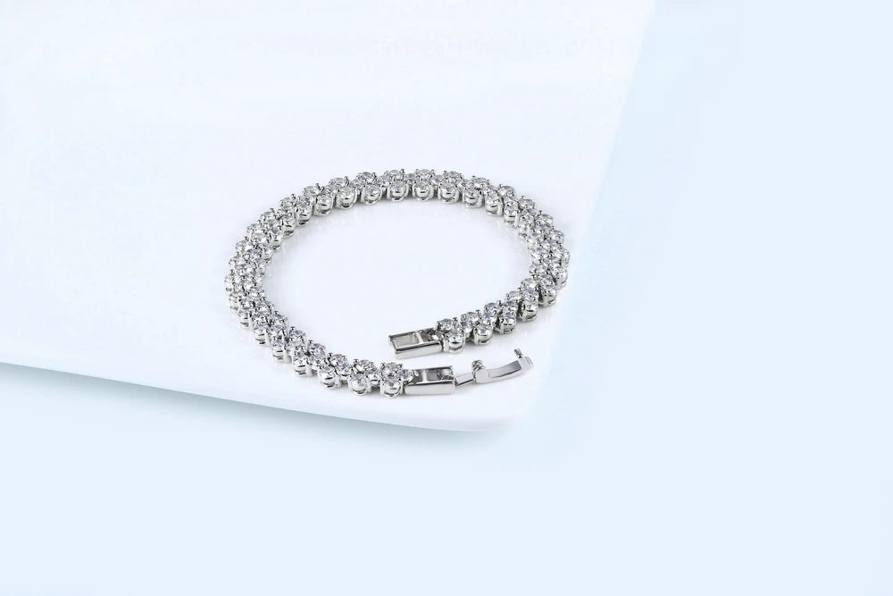 Wedding Tennis Bracelet For Women Dainty Dazzling Shiny Party Luxury Crystal Heart Shape Chain On Hand Fashion Jewelry Gifts