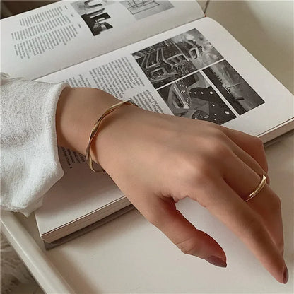 New Fashion Trend Unique Design Elegant Exquisite Twist Simple Bracelet Women Jewelry Wedding Party Premium Gift Wholesale