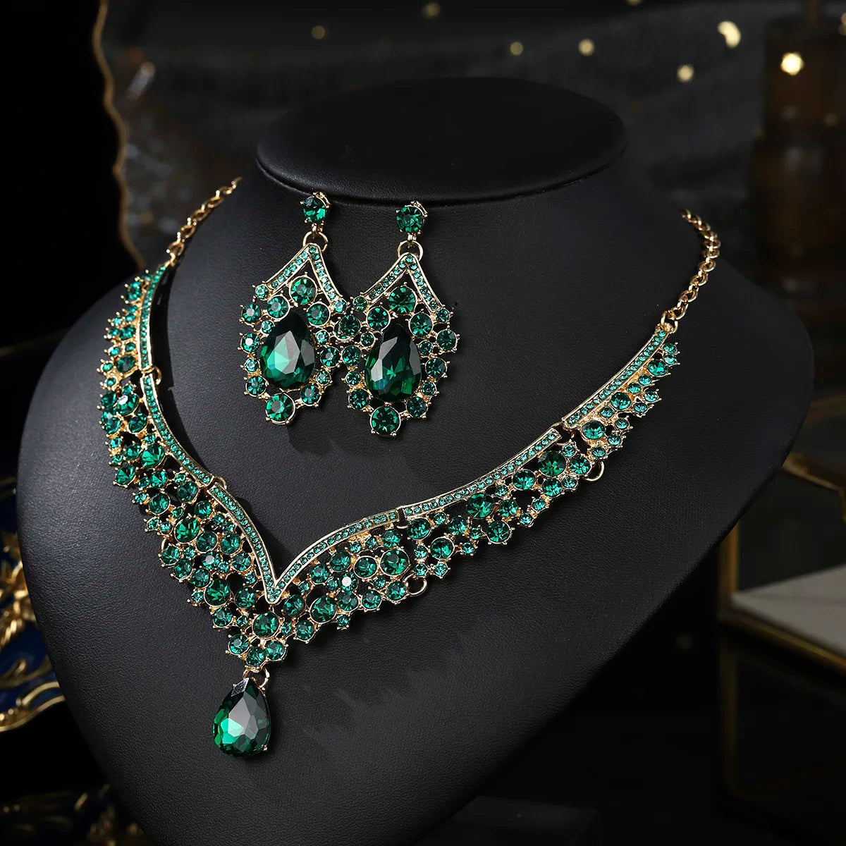European-Style Bridal Jewelry Set Baroque Crystal Pendant Grand Necklace and Earrings Set Banquet Fashion Jewelry for Women