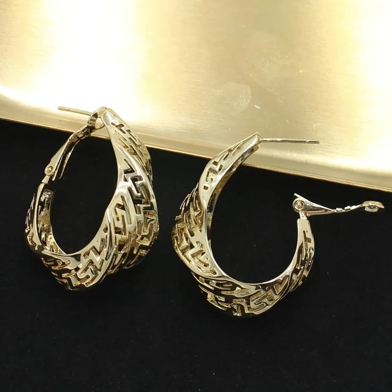 Golden Necklace Jewelry Set for Women Special Hollow Design Pendant Earrings Wedding Anniversary Gifts Jewellry Accessories