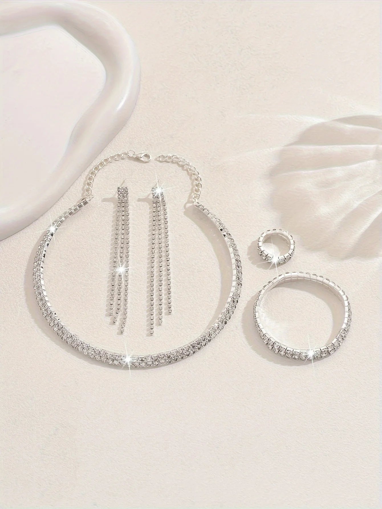 5pcs Luxurious Rhinestone Jewelry Set for Women,Choker, Earrings, Stretch Bracelet & Ring for Weddings, Banquets & Parties