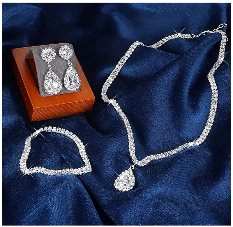4 Pieces Luxurious Jewelry Set Exquisite Rhinestone Pendant Elegant Women's Crystal Silver Plated Necklace Earrings Bracelet Set