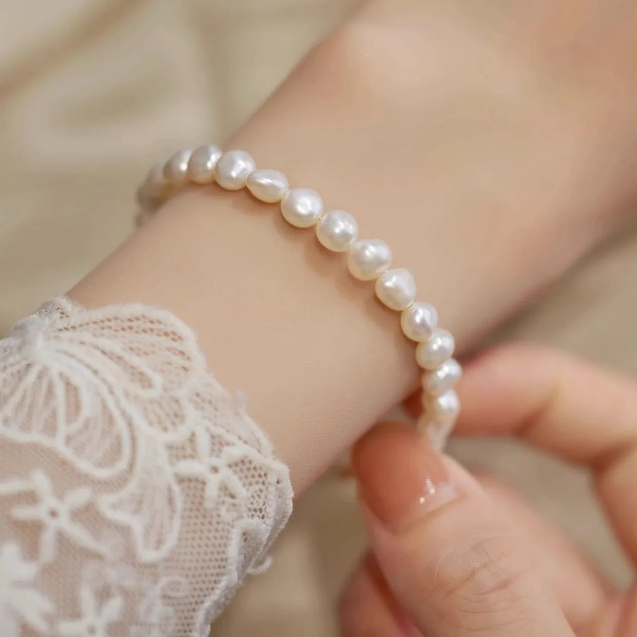 Beautiful Natural Pearl Bracelet for Women Fashion Bead High-End for Wedding Women Girlfriend Christmas Gifts