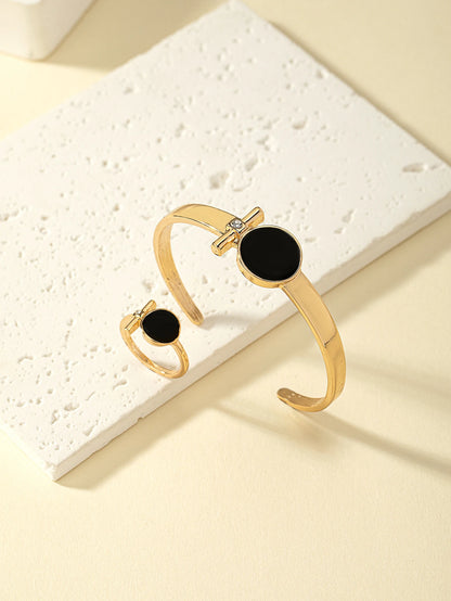 Fashionable, Personalized, Exquisite and Luxurious Bracelet and Ring Set