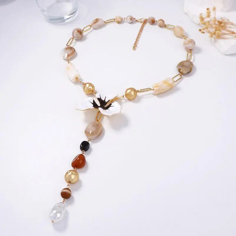 Fashion Gift Jewelry for Women featuring Resin Beads, Handcrafted Drip Oil Flower and Alloy Pendant Necklace