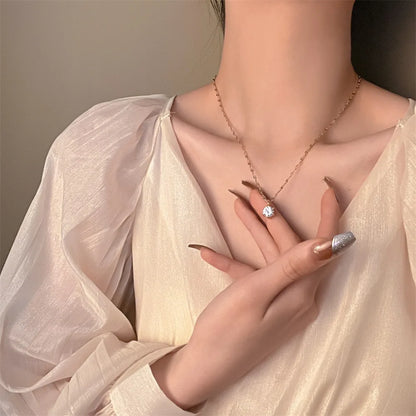 Classic Luxurious Six Claw Set Crystal Pendant Necklace Water Ripple Chain for Women Charm Design Jewellery Accessories Gifts