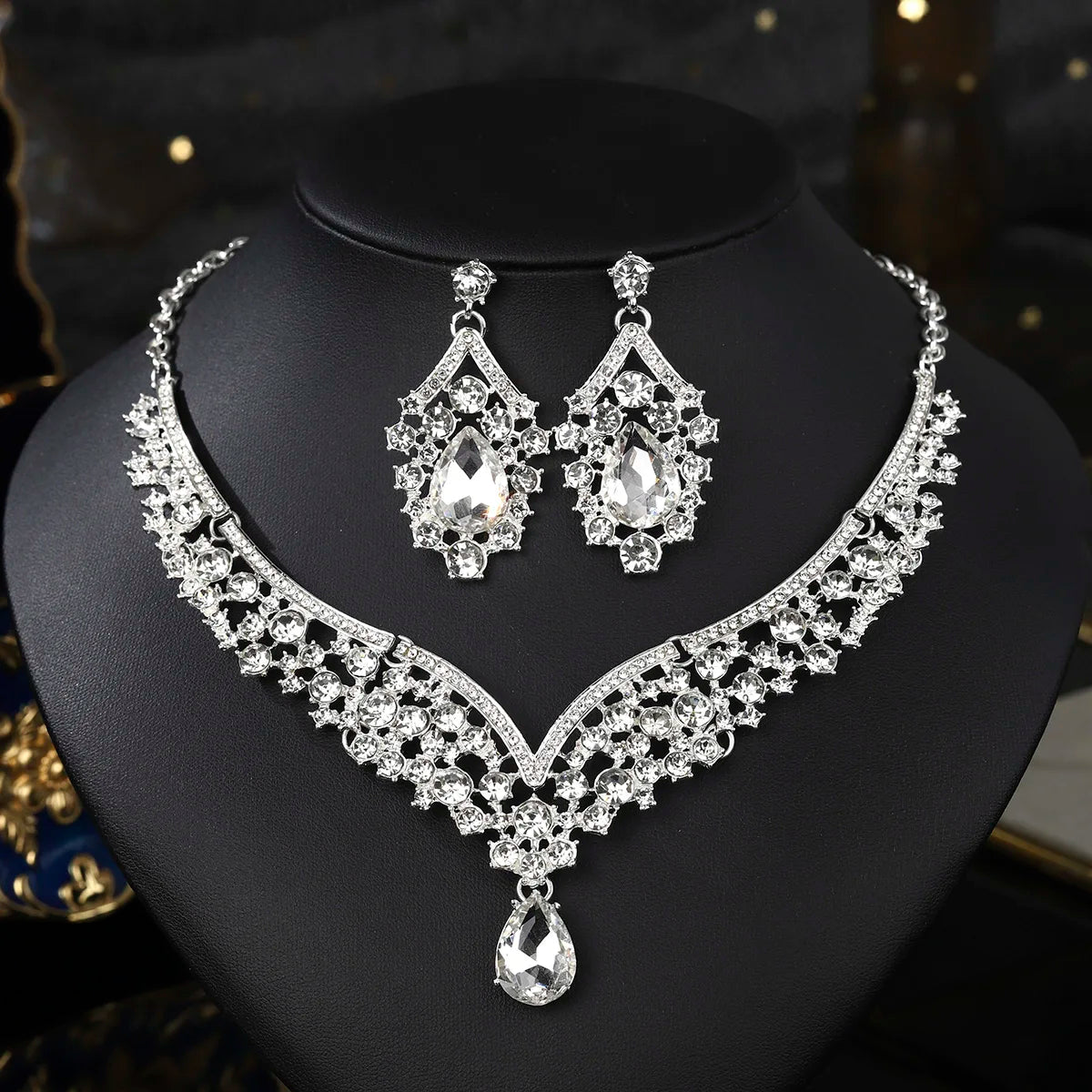 European-Style Bridal Jewelry Set Baroque Crystal Pendant Grand Necklace and Earrings Set Banquet Fashion Jewelry for Women