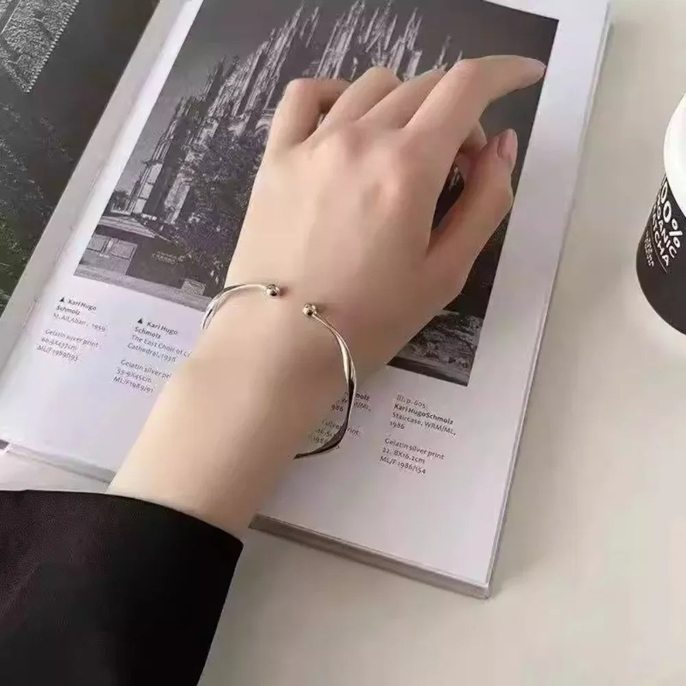 New Fashion Trend Unique Design Elegant Exquisite Twist Simple Bracelet Women Jewelry Wedding Party Premium Gift Wholesale