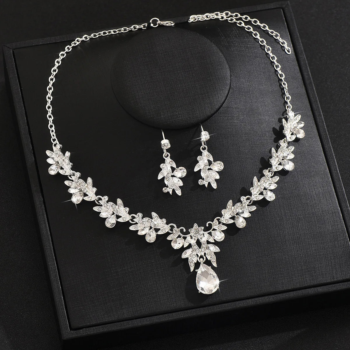 2025 Fashion Jewelry Set for Bridal Necklace Earrings Set Women Crystal Engagement Wedding Banquet Dress Accessories