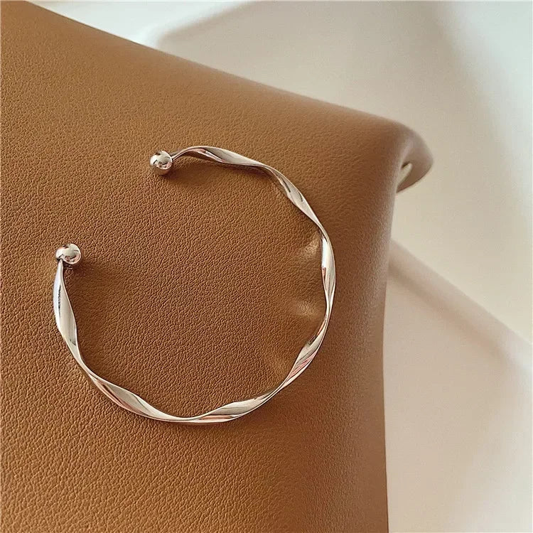New Fashion Trend Unique Design Elegant Exquisite Twist Simple Bracelet Women Jewelry Wedding Party Premium Gift Wholesale