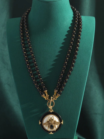 Vintage Jewellery Black Beads Necklace Woman With Bee Pendant Natural Stone Weddings Elegant Charms Antique Luxury Designer 2025