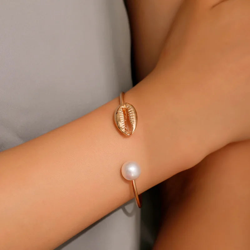 Bling Shell Shaped Bracelet For Women Trend Elegant Heavy Metal Geometry Adjustable Pearl Bracelet Hand Jewelry Accessories Gift